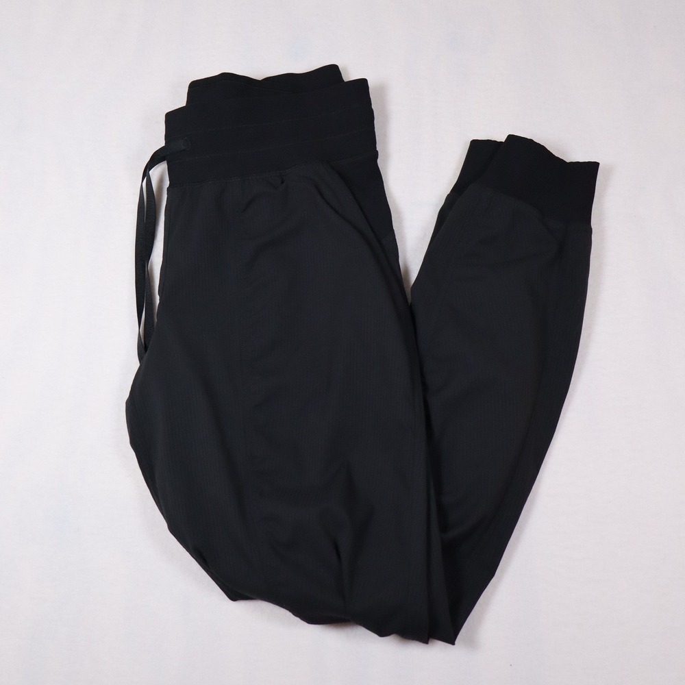 Lululemon High-Rise Jogger Size 6 Black Athleisure Athletic Walking Yoga Workout